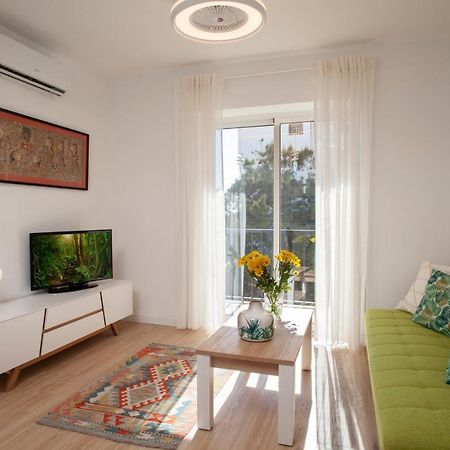 Lovely Beachfront Apartment In Calahonda Sitio de Calahonda エクステリア 写真