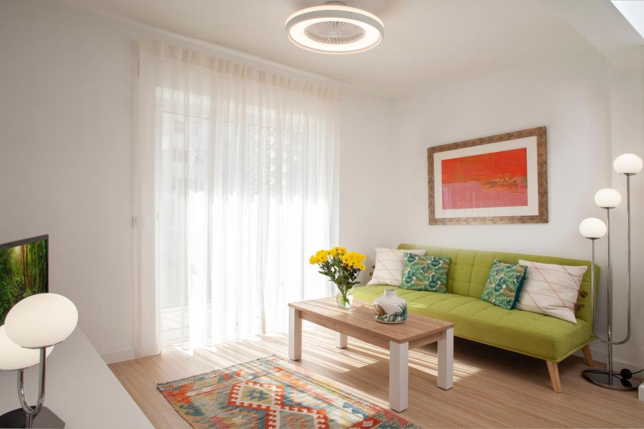 Lovely Beachfront Apartment In Calahonda Sitio de Calahonda エクステリア 写真