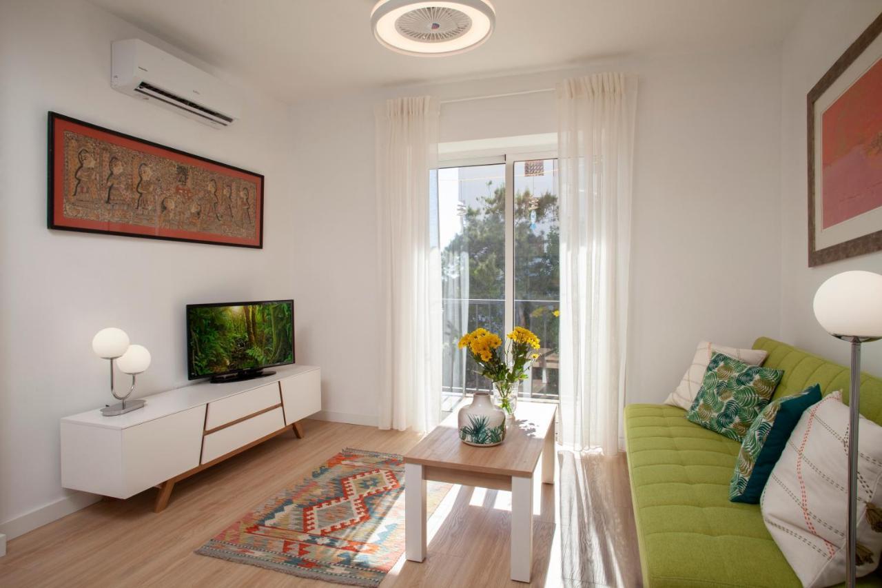 Lovely Beachfront Apartment In Calahonda Sitio de Calahonda エクステリア 写真