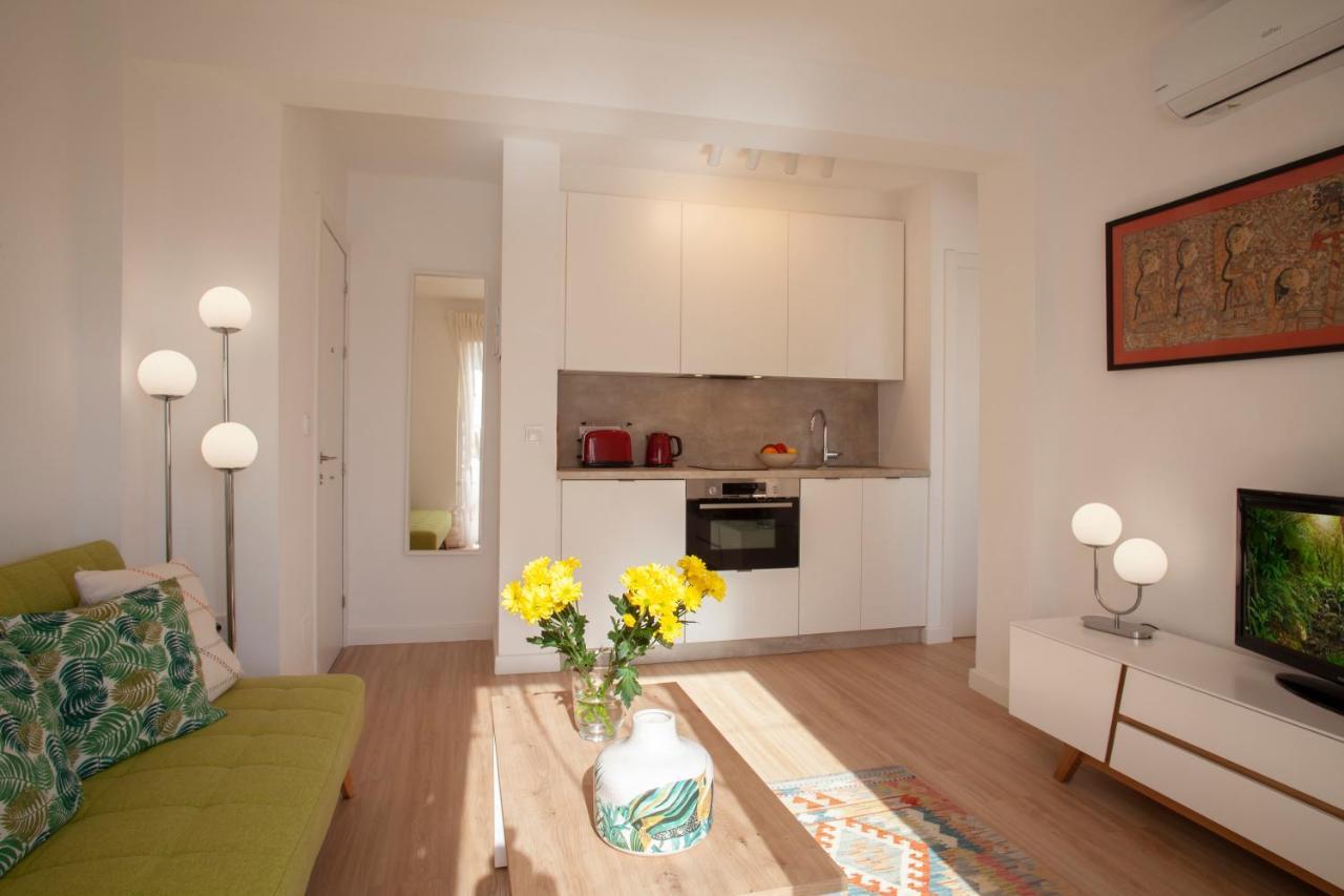 Lovely Beachfront Apartment In Calahonda Sitio de Calahonda エクステリア 写真