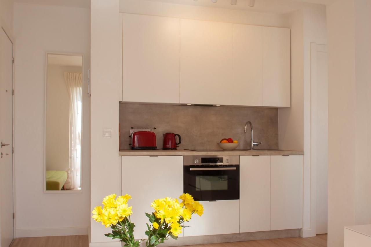 Lovely Beachfront Apartment In Calahonda Sitio de Calahonda エクステリア 写真