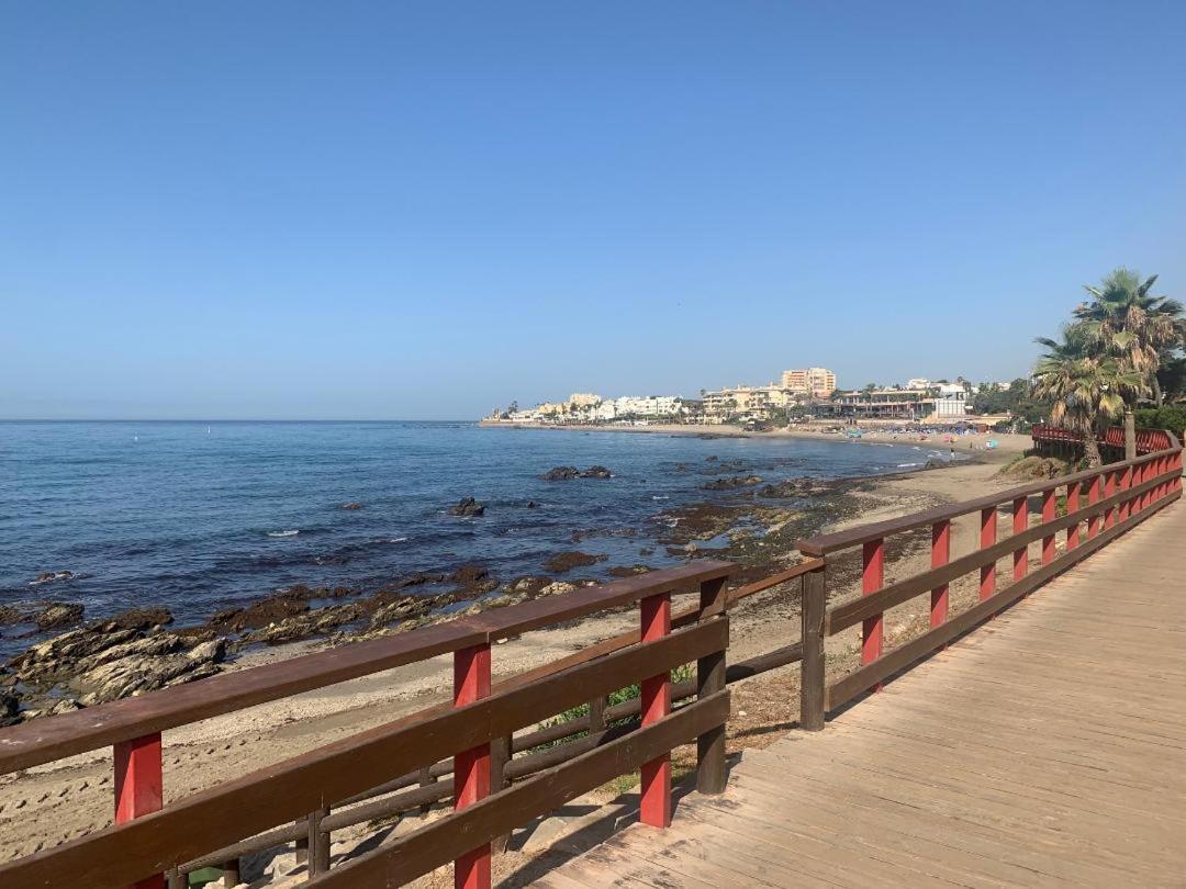 Lovely Beachfront Apartment In Calahonda Sitio de Calahonda エクステリア 写真